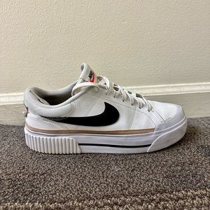 Nike Court Legacy Lift Women’s 9.5